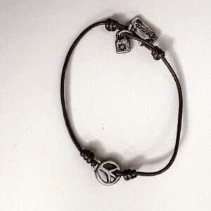 Uno de 50 Peace Symbol Cord Bracelet